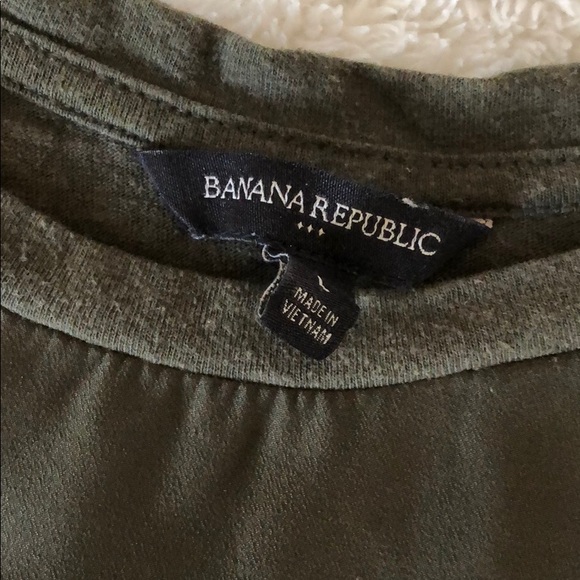 Banana Republic Tee - Picture 2 of 3